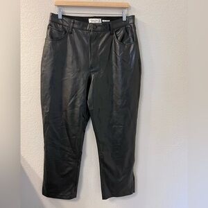 Abercrombie & Fitch 90s Straight Ultra High Rise Vegan Leather Pants 32/14 Short